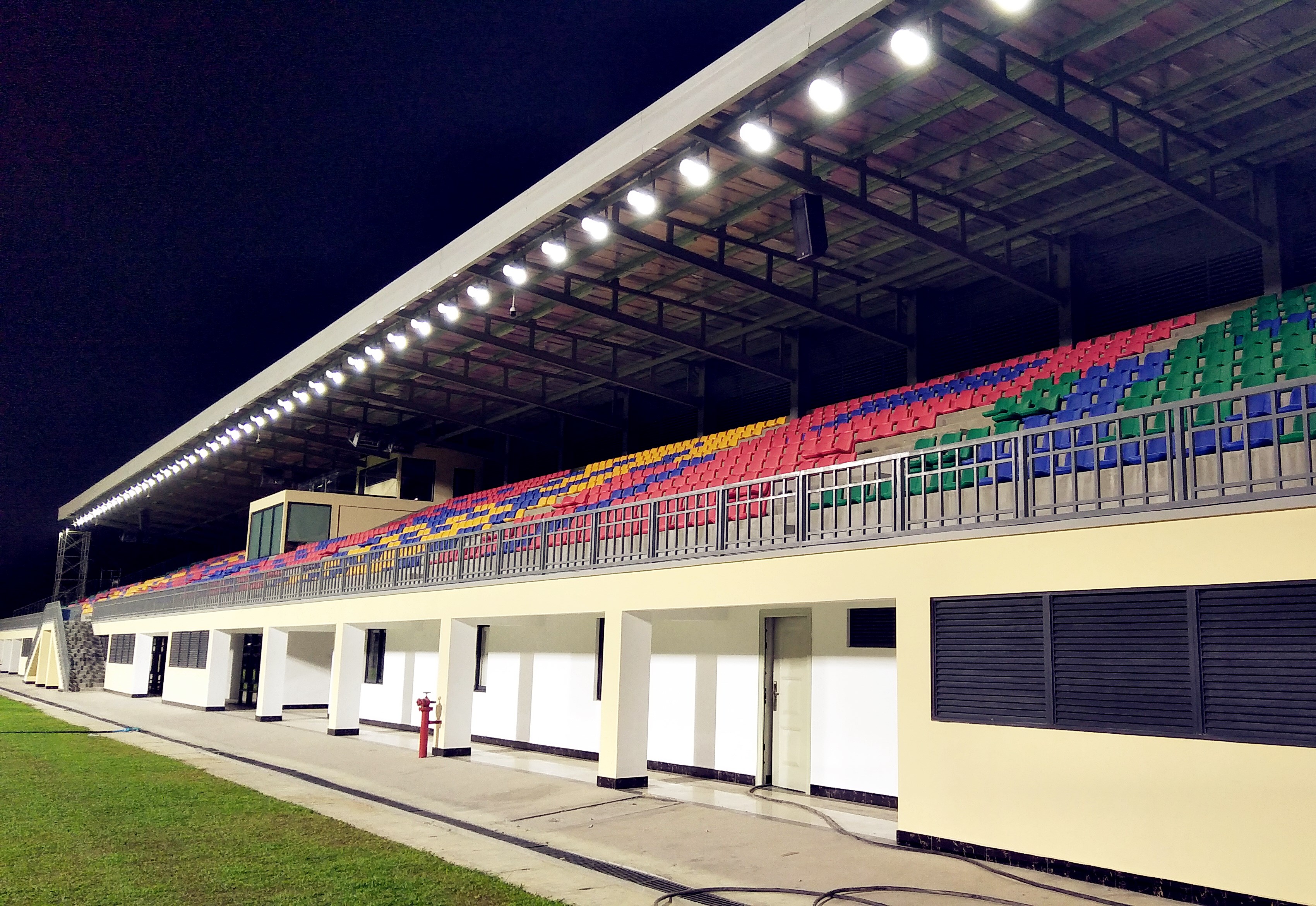 国足选拔队负于韩国男足,国足选拔队战平日本男足