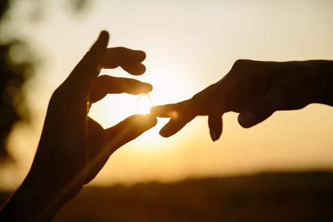 占有欲应该怎么样的,情侣占有欲太强了怎么办