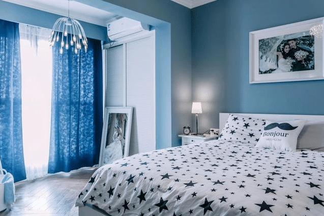 媳妇竟然在沙发墙“砸了个洞”，完工后我直喊高明