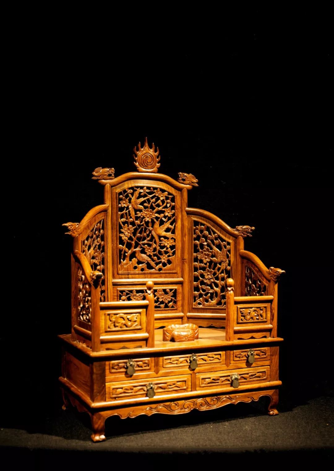 这个家具专场，几乎每年都是连拍带抢，漏太大了