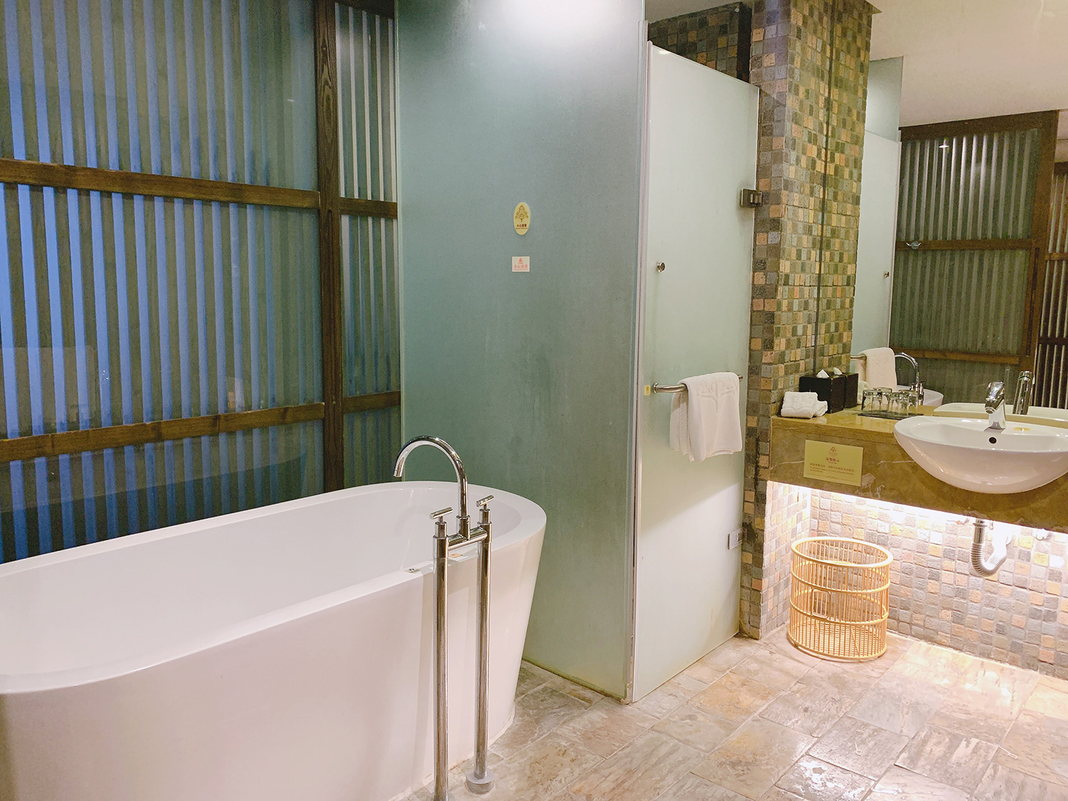 金叶子温泉一日游,去金叶子准备什么