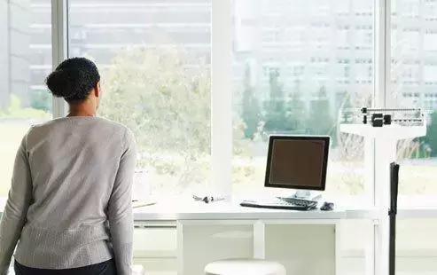 眼睛结石如何导致的有什么影响,眼睛里长结石是什么原因造成的