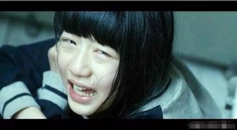 以暴制暴，这女孩惩治*兽禽**的手段真的太爽了