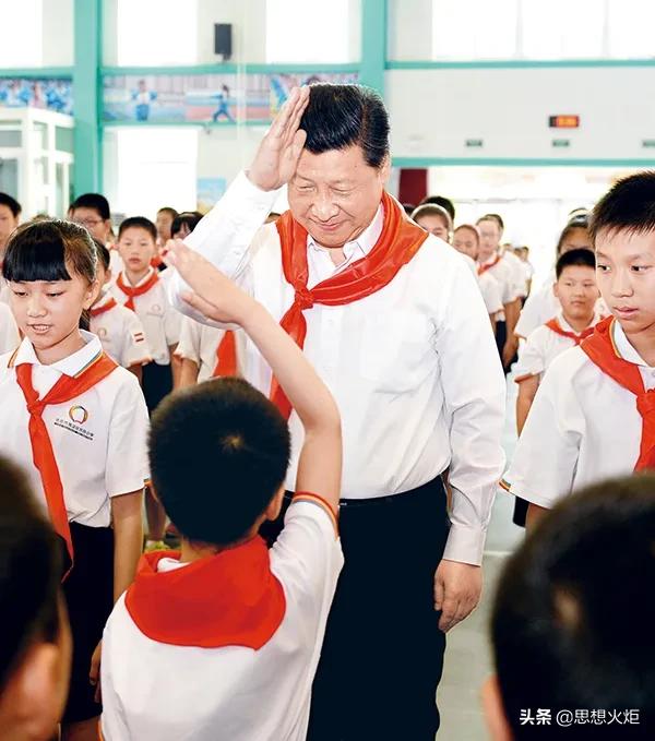 习*平近**：思政课要直面各种错误观点和思潮，旗帜鲜明进行剖析和批判