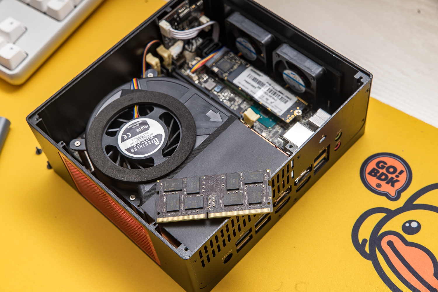 i58305g和i512500h,i5-8305gcpu