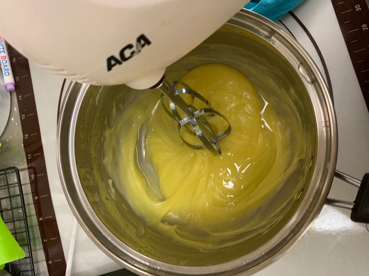 沙拉酱是鸡蛋和油做的吗,少油少糖的熟蛋沙拉酱