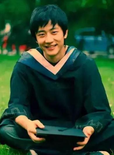 黄轩靠哪个片子出名的,黄轩拍电影拍到情绪崩溃