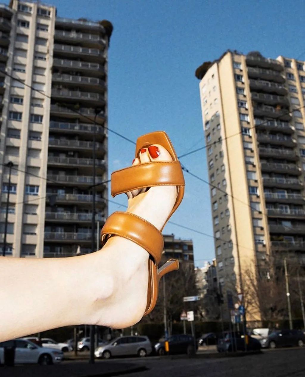 今年的时髦高跟鞋,今年时尚的高跟鞋品牌叫什么