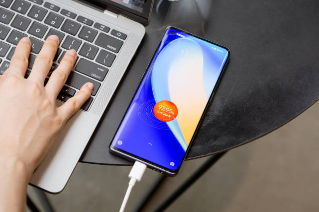 全新红米k40现在啥价,2500元买红米k70还是nova12活力版