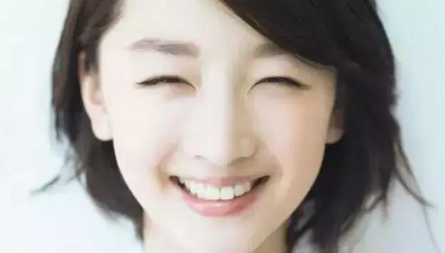 抖音上的美牙神器有用吗,使用美牙仪的抖音网红