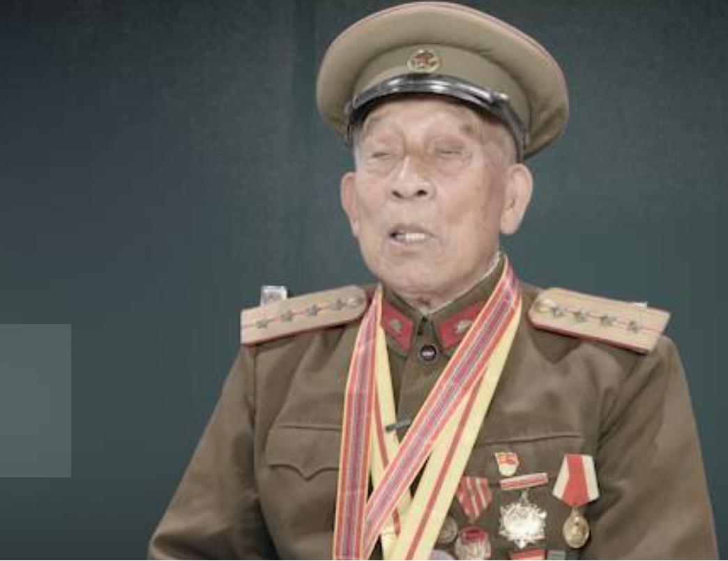 山东96岁老兵滕西远：合法持枪70多年，政府颁发持枪证，为何？