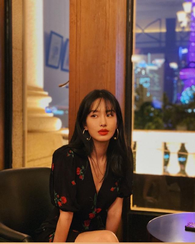 杨采钰惊艳法式穿搭,杨采钰气质温婉百变穿搭值得借鉴