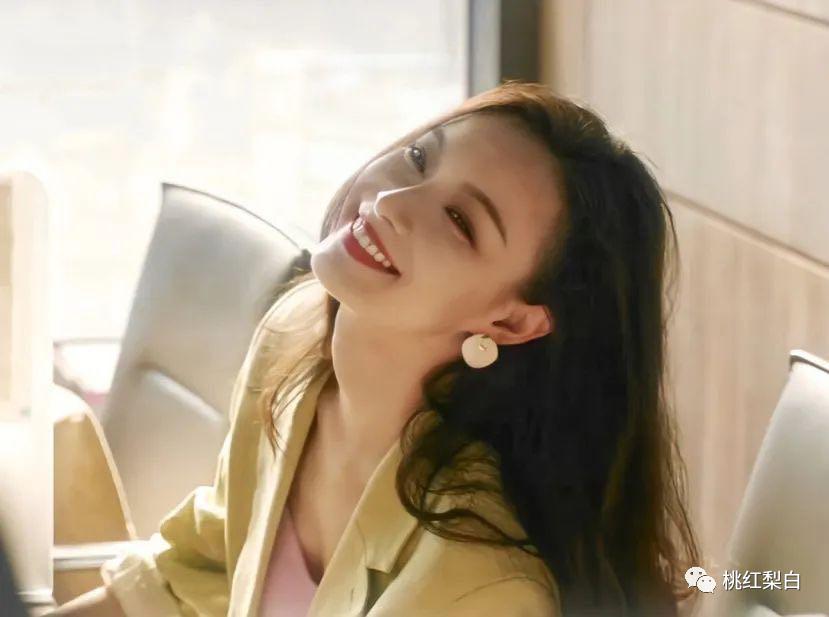 刚谈恋爱就给女生花很多钱,刚谈恋爱就花很多钱