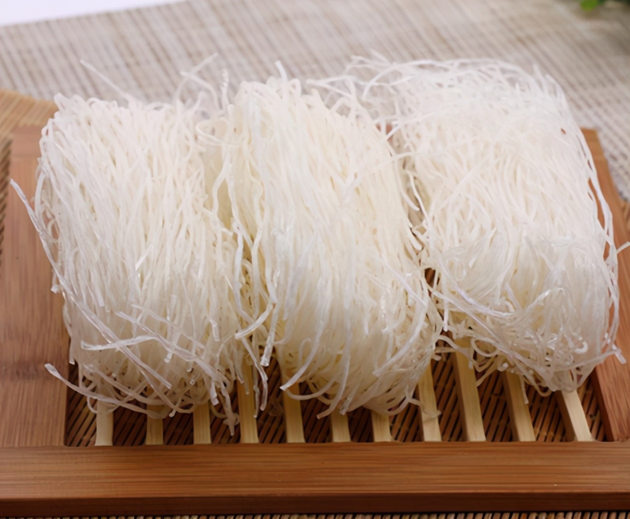 麻辣烫如何选菜,吃麻辣烫该怎么点不压秤