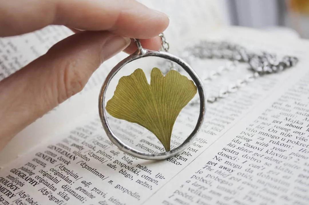 银杏叶咋做玫瑰花,银杏叶怎么做玫瑰花