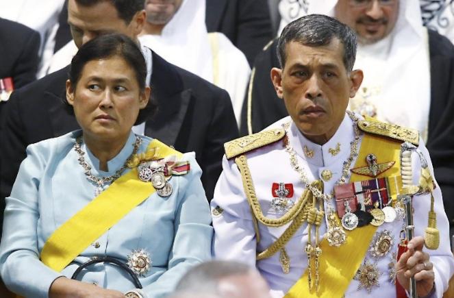 泰国王室阴盛阳衰：诗琳通终身不嫁为国家，国王却风流荒唐不成器