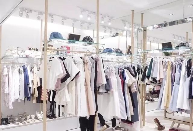 泰国便宜小众潮牌衣服,最近很火的泰国潮牌衣服