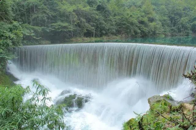 贵州黄果树瀑布和小七孔怎么选,多彩贵州荔波小七孔西江千户苗寨