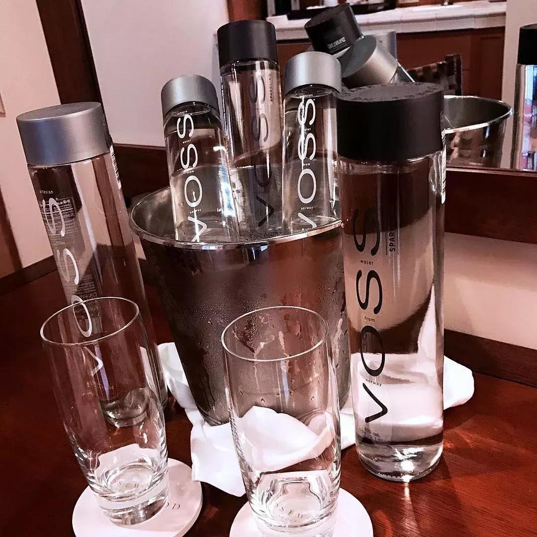 高端矿泉水对比纯净水哪家好,真正的高端矿泉水