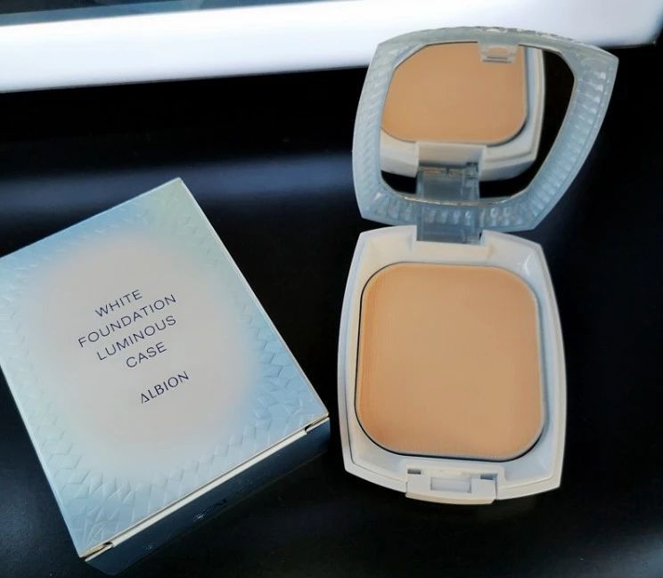 蜜粉和散粉不一样吗,蜜粉散粉粉饼的区别和使用