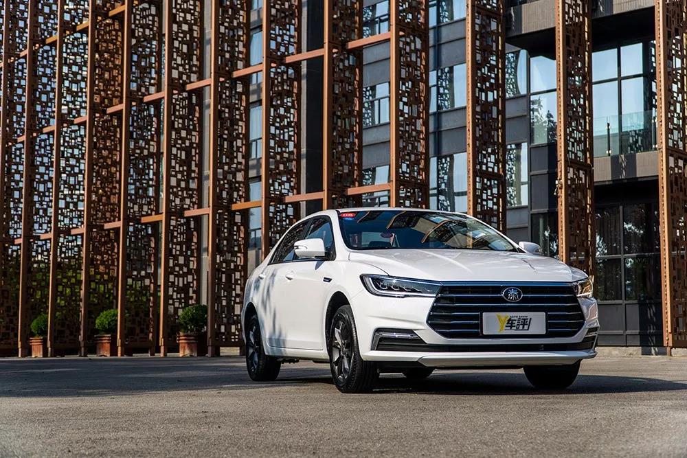 比亚迪秦plusdm-i燃油充电快吗,比亚迪秦没有钥匙能启动吗