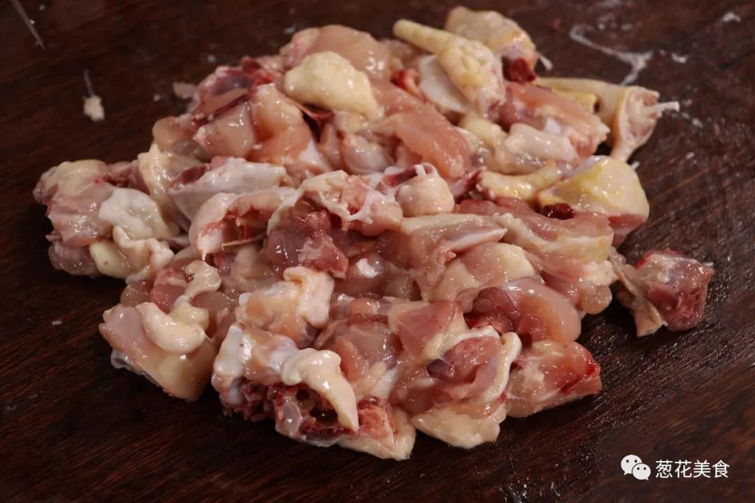 父子俩红烧鸡块的家常做法,红烧鸡块的家常做法正宗做法