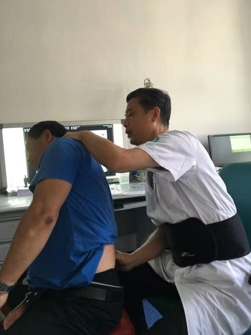 闪腰了怎么办啊,经常闪腰怎么预防闪腰