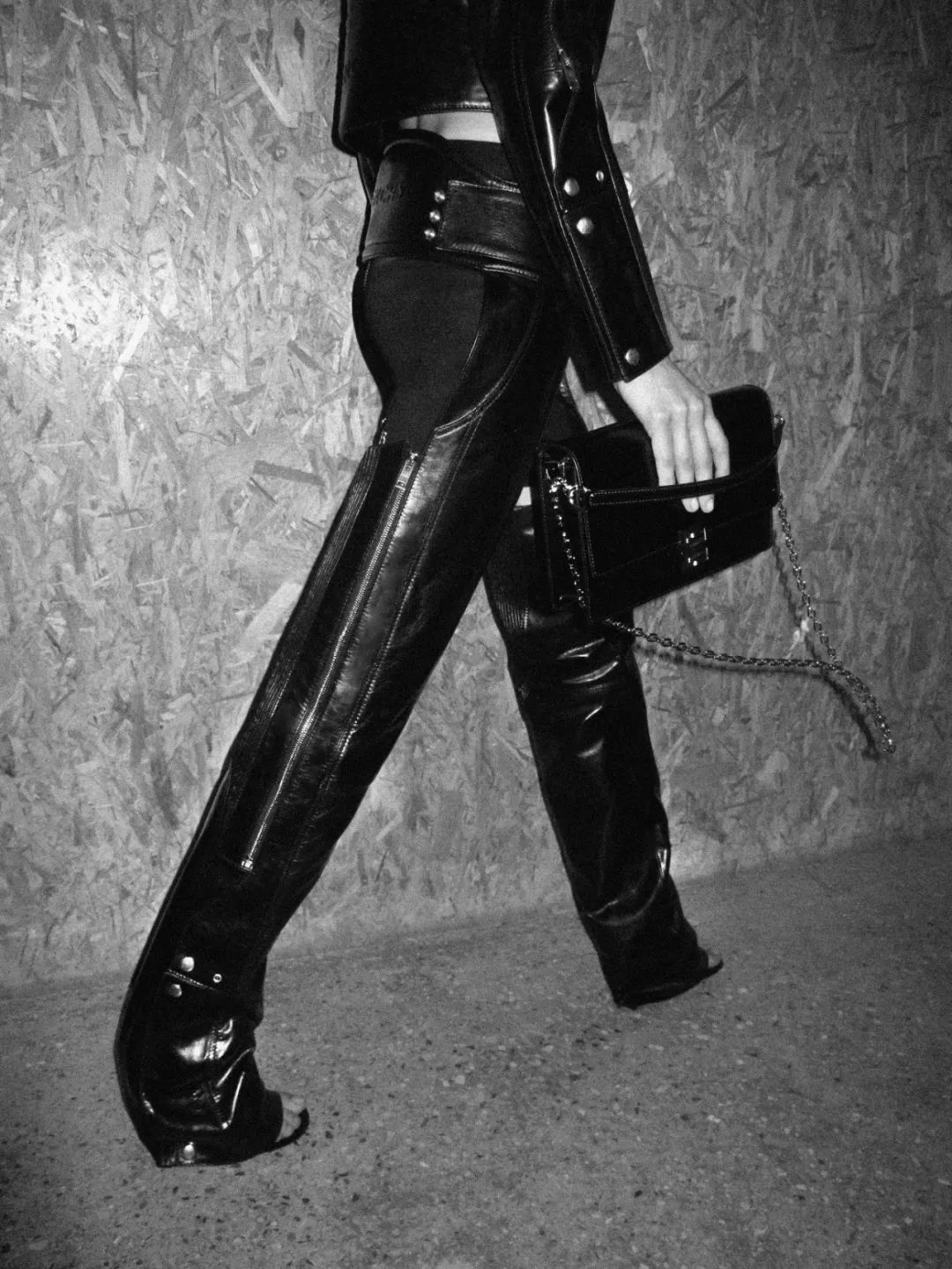 乃万曾可妮直播,纪梵希女包值钱吗