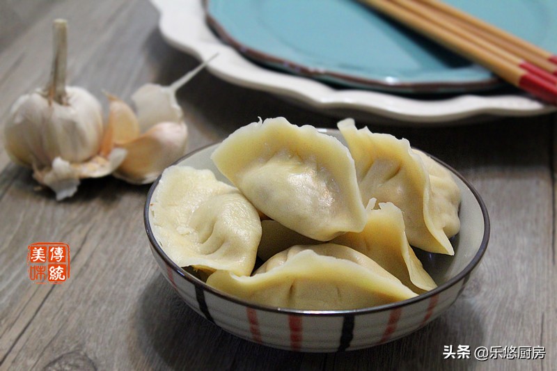 年夜饭吃素馅饺子还是肉馅饺子好,年夜饭主食吃米饭还是饺子