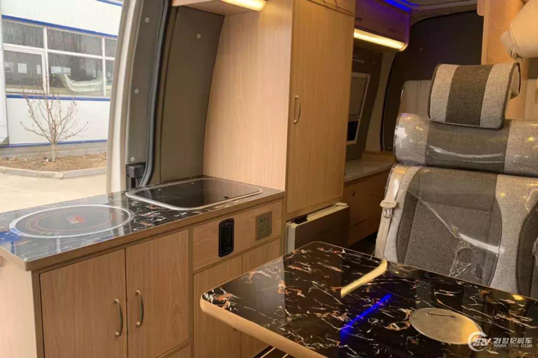 高度2.8米以下4座房车最新款,福田4座房车价格