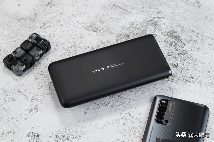 vivoiqoo33w是超级闪充吗,vivoiqoo3支持33w闪充吗