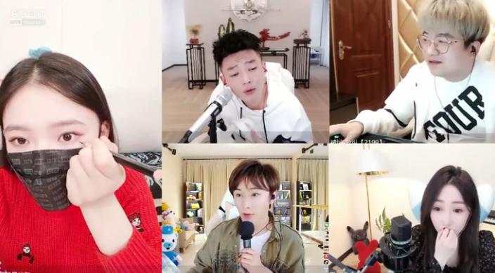 林允玩游戏,林允和谁在直播和平精英