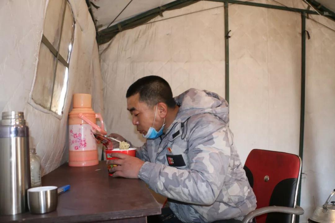 9小时，50张图，带您看全村最靓“代购员”