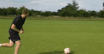 1对1门将小场如何守门,面对单刀守门员该怎么做