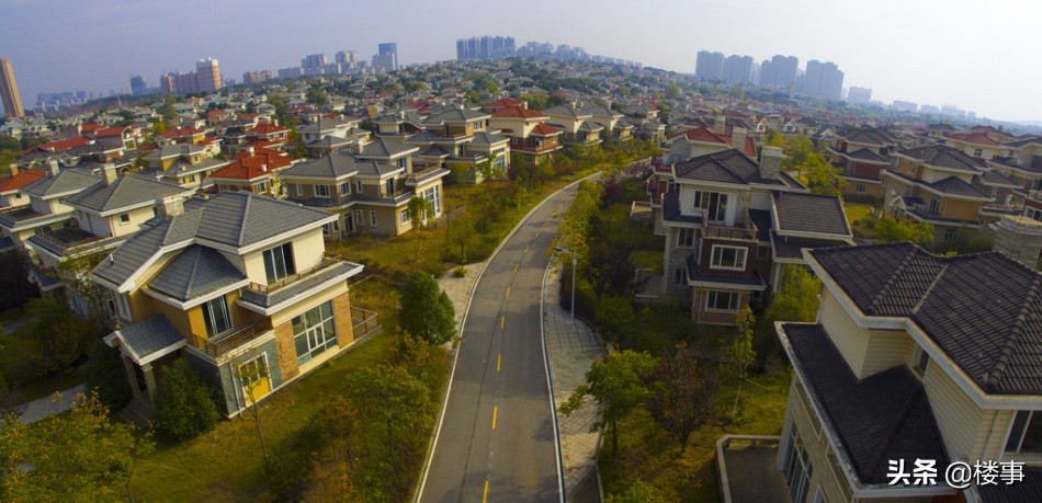 20年后，郊区别墅将形成“新富人区”！3大优势，老城区没法比