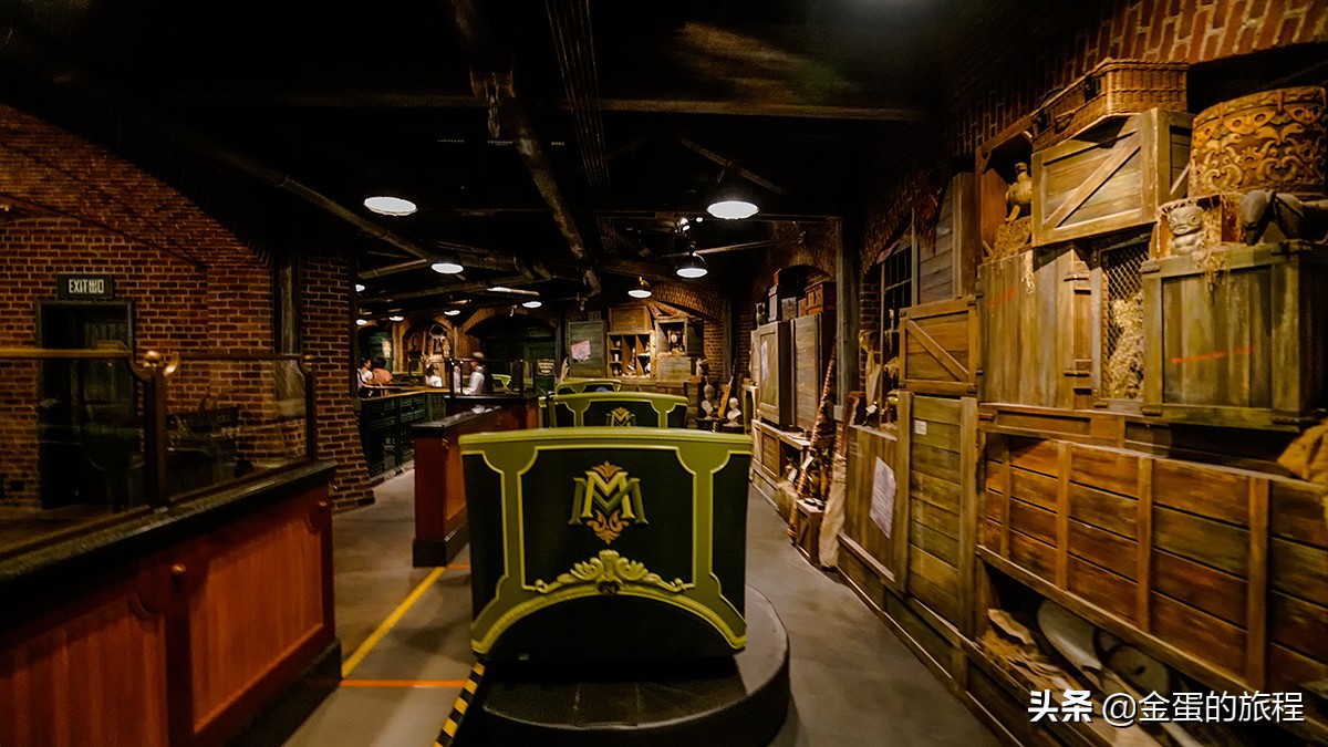 你应该能猜到，目前世界上最惨淡迪士尼乐园就是香港了，确实惨