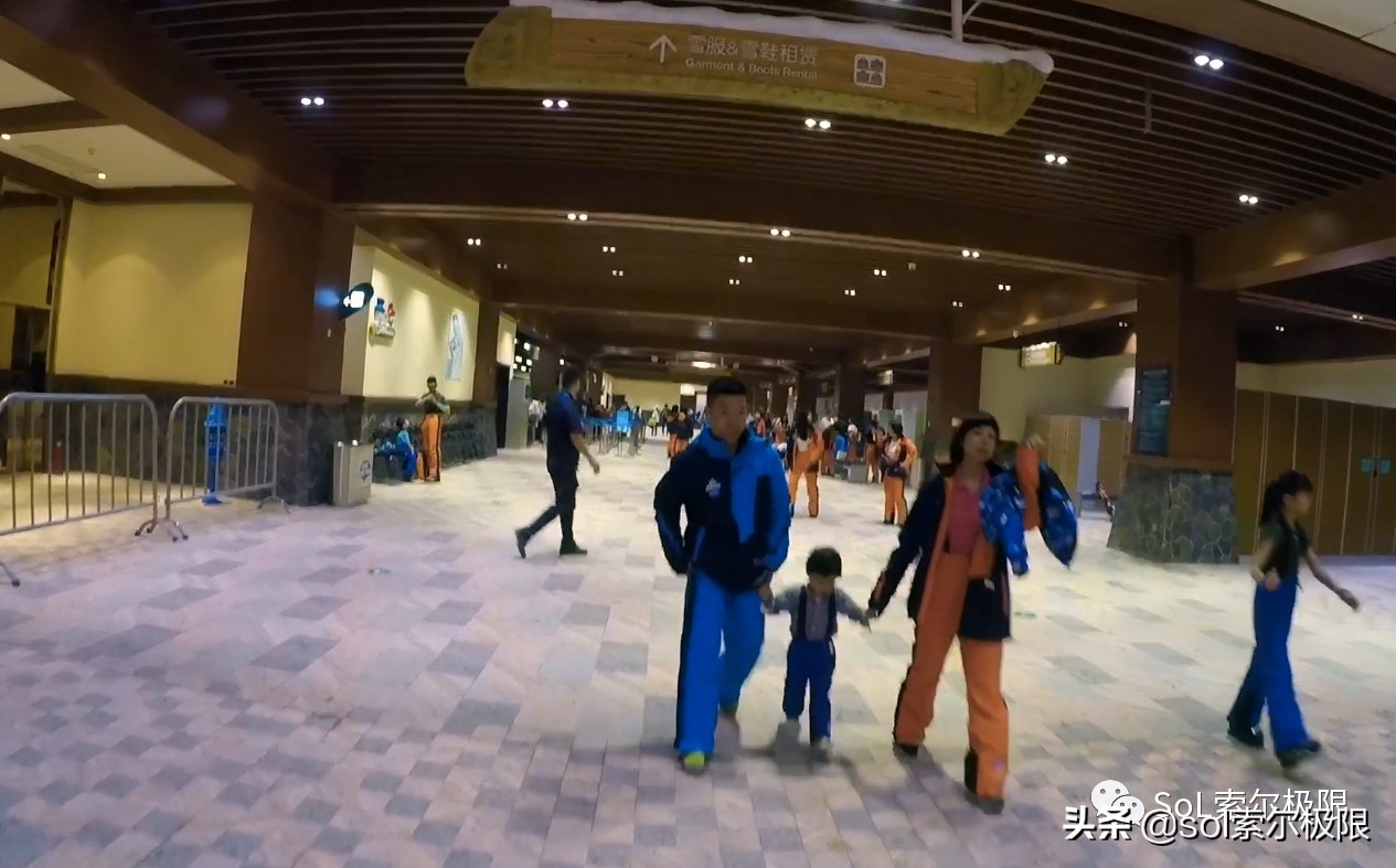 融创雪世界广州能滑多久,融创雪世界广州攻略视频