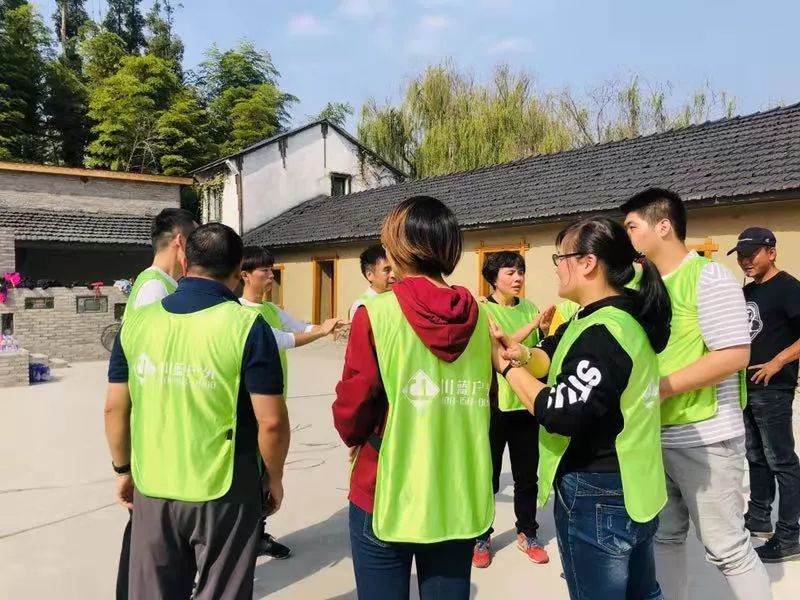 团建拓展努力奔跑继续前行,团建火力全开