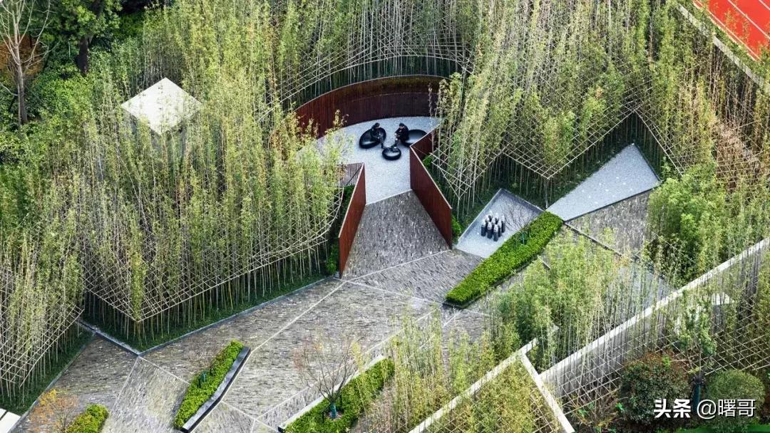 世界上的路本来很平凡，自从遇上设计师，此路非彼路