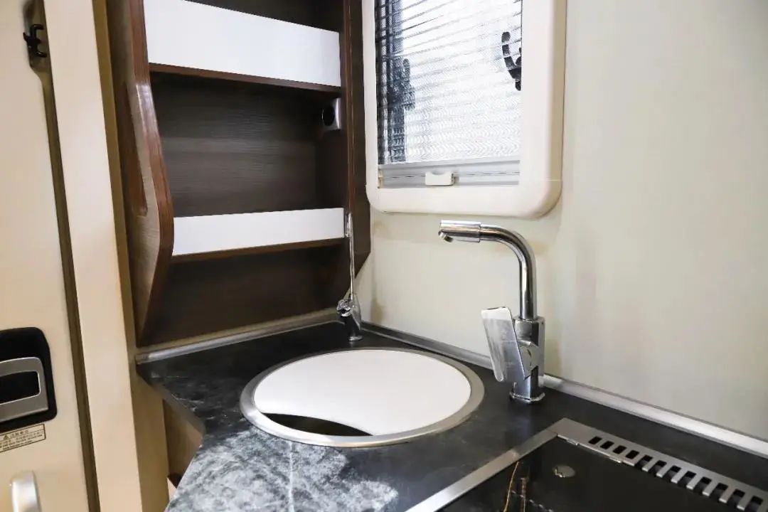 宇通c533旗舰探境版,2023款宇通c533旗舰版