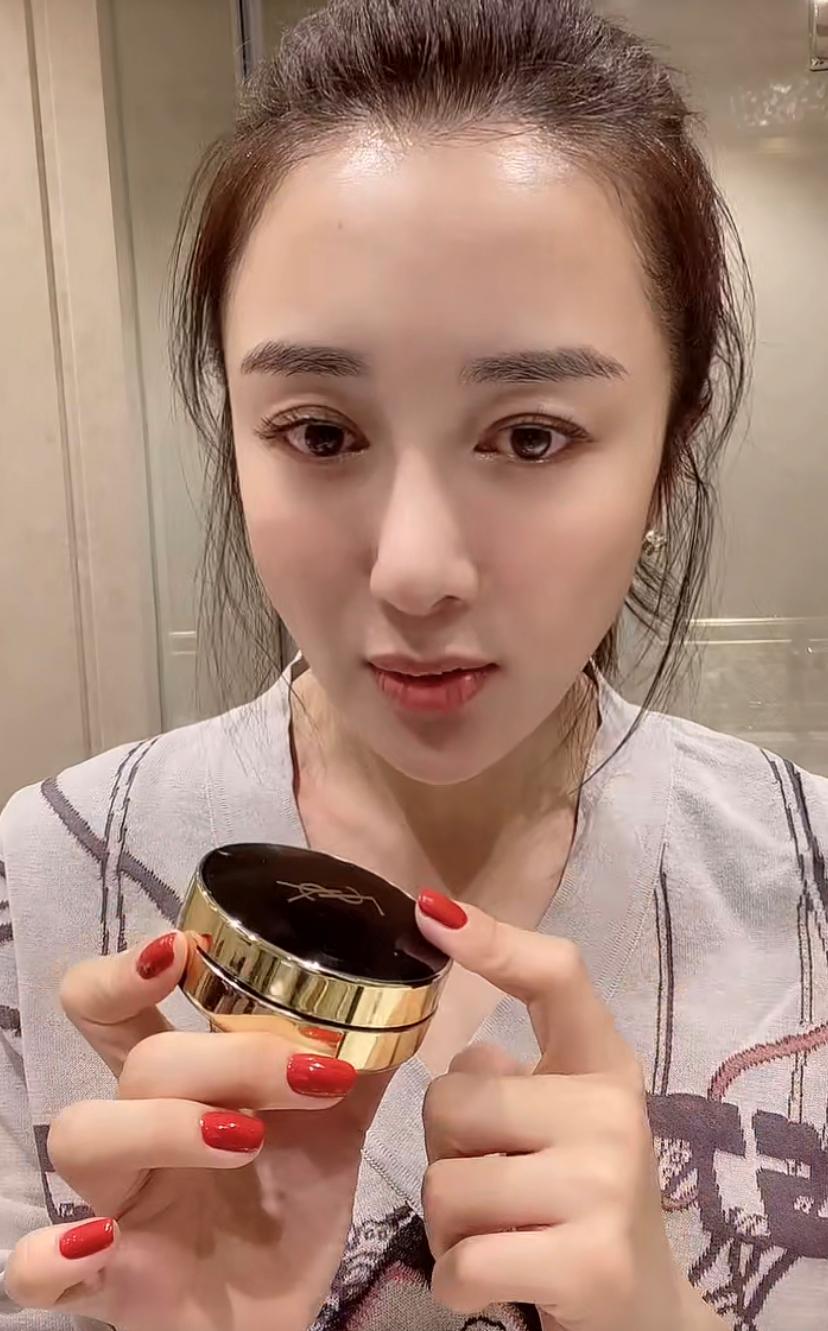 平价滋润保湿气垫可遮毛孔,秋冬气垫推荐混油皮遮毛孔