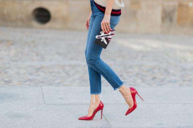 新鞋好看奈何磨脚,来点护手霜保养一番,穿着舒服走路轻便