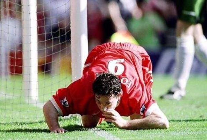 足坛十大经典庆祝动作,欧洲杯2024葡萄牙c罗雨中庆祝