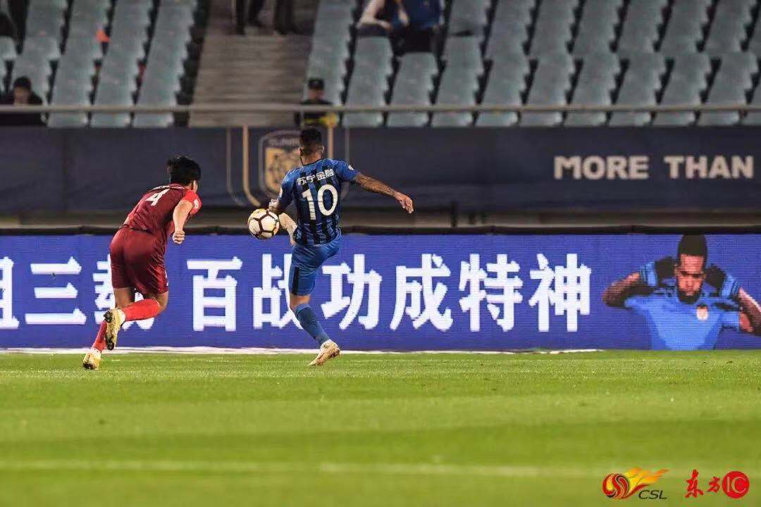 特谢拉加盟苏宁首秀,赛前特谢拉现身苏宁踩场