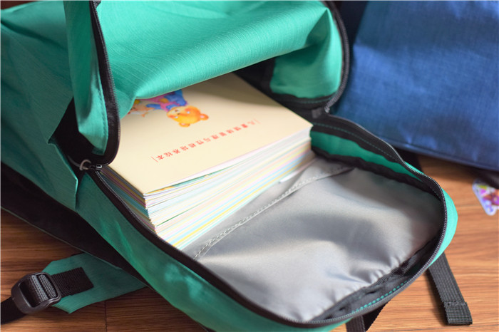 小米背包为什么这么受欢迎,小米极简都市背包一代和二代