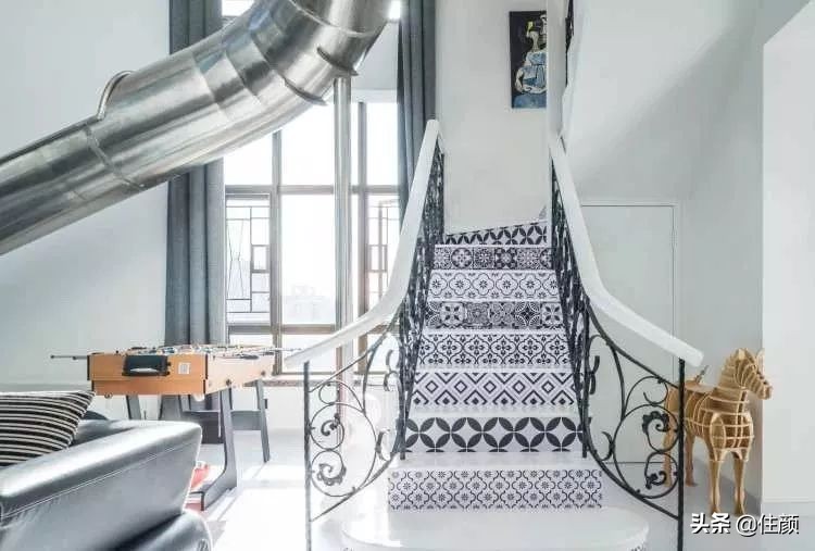 全屋贯穿10米滑梯，天台泡泡屋俯瞰CBD夜景，这个33楼的家够野