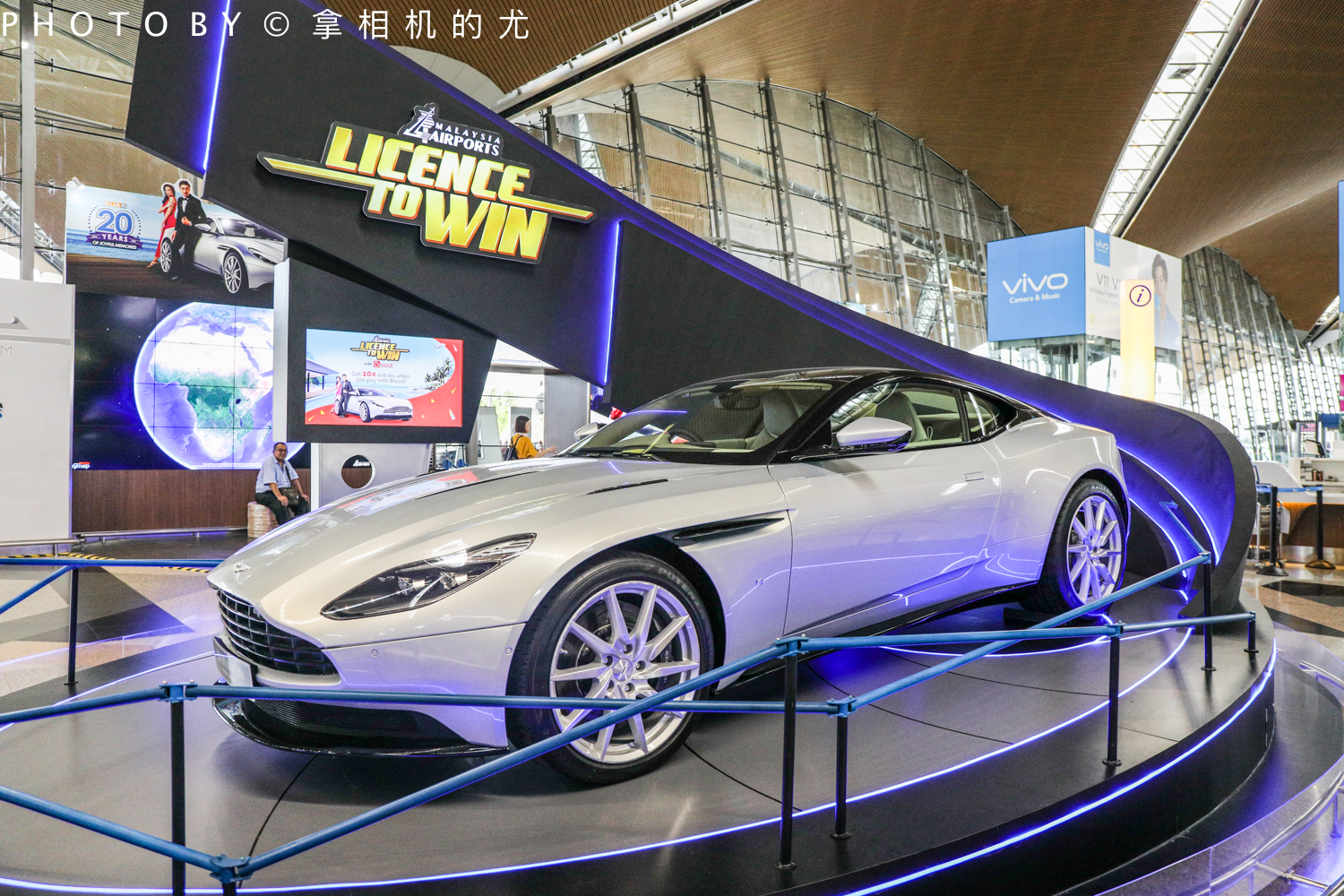 几百块机票飞香港,几百块钱飞机