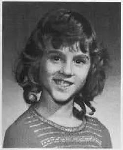 残酷的性别认知试验，这位科学家为了私利，强行将男孩改造成女孩