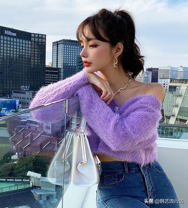 先睹为快:2021春季韩版针织衫新款在明星和模特中流行出现