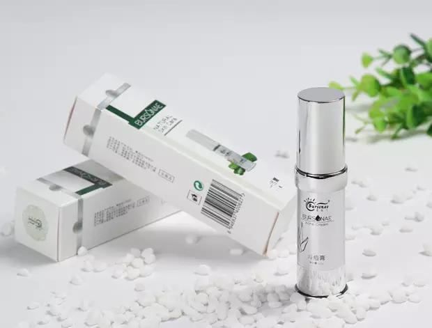 小凤模仿李佳琦种草祛痘神器是一种什么体验？